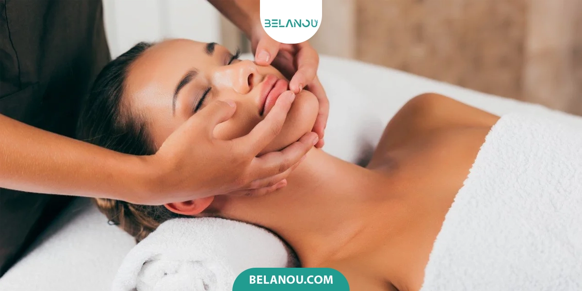 ماساژ صورت با روغن طبیعی جهت صحیح ماساژ (به سمت بالا و بیرون)